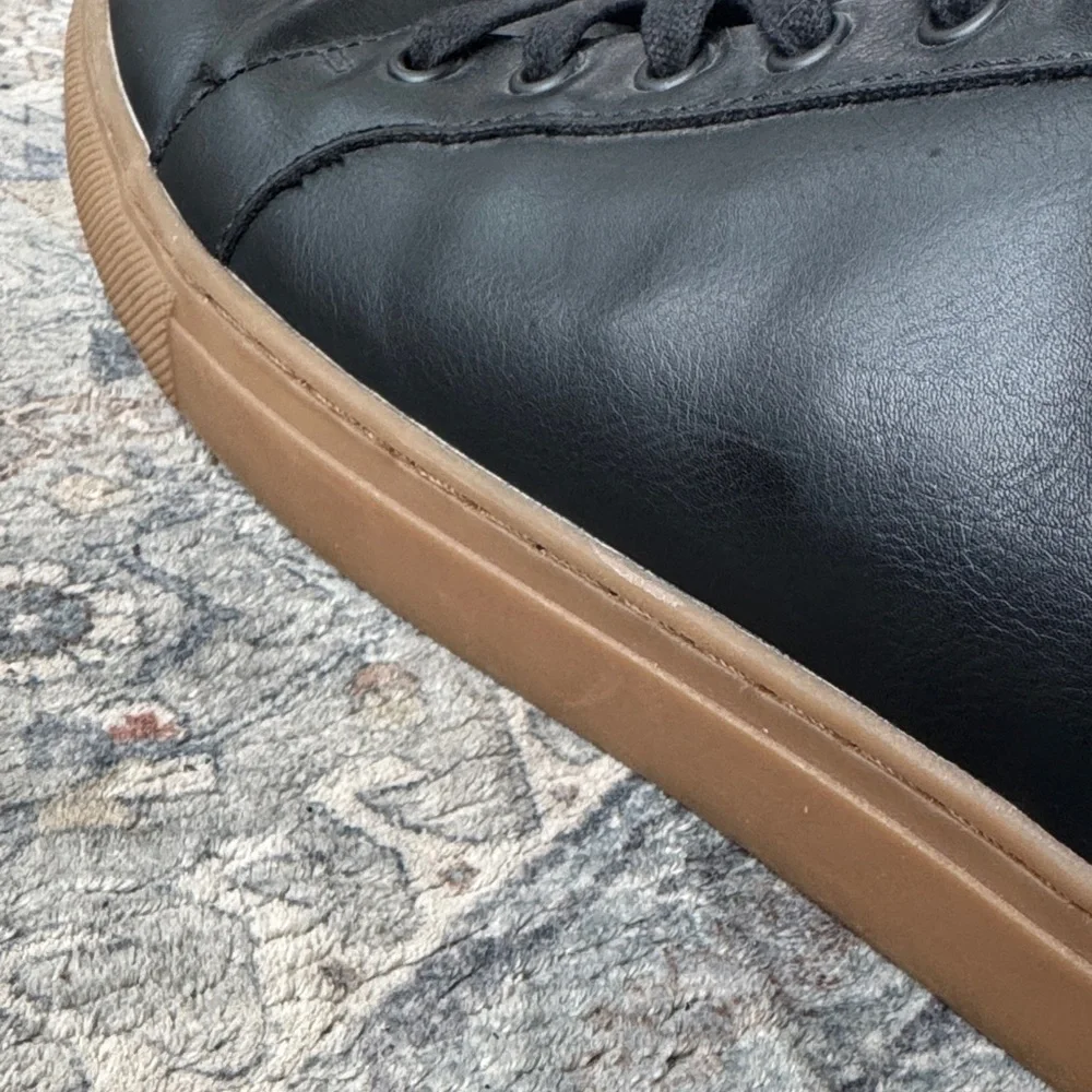 Banana Republic Black Leather Sneakers Gum Sole Lace Up Size 10 Casual